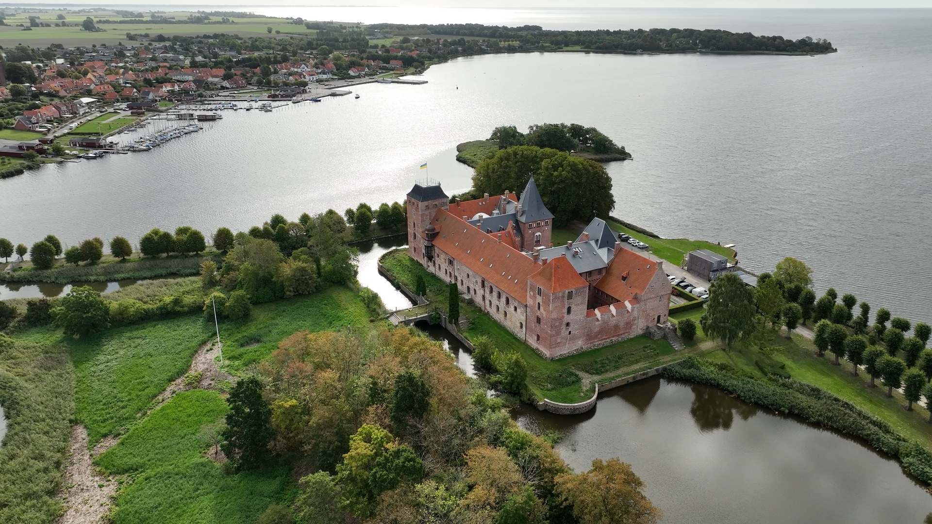 Aalholm Slot set fra luften